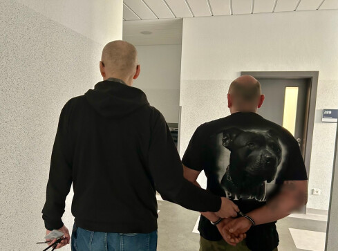 Ukradł agregat z hangaru na lotnisku - grafika