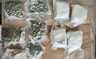 5 kg amfetaminy, mefedronu i marihuany w plecaku i mieszkaniu