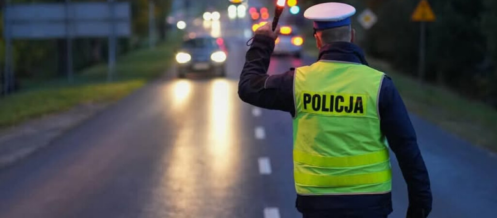 Kolejny kierowca bez uprawnień i pod wpływem