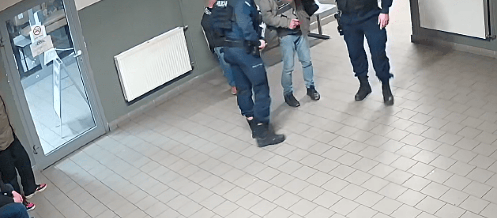 Urządzili libację na dworcu. Jeden trafił za kratki