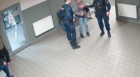 Urządzili libację na dworcu. Jeden trafił za kratki - grafika