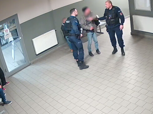 Urządzili libację na dworcu. Jeden trafił za kratki - grafika