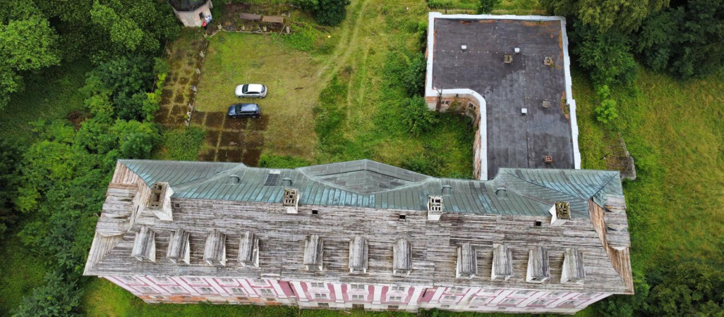 Kradli dach z zabytkowego pałacu