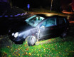 Wjechał w płot i porzucił auto. Pijany 21-latek jechał do dziewczy - grafika