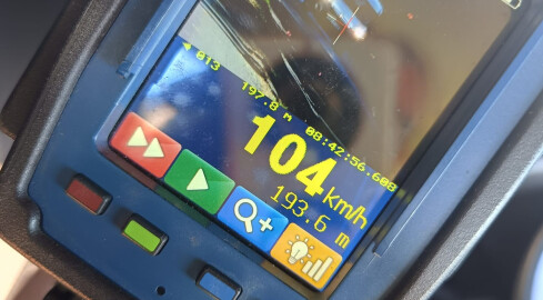 104 km/h w terenie zabudowanym - grafika