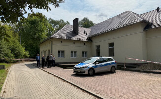 Niewybuch na terenie szkoły w Ujściu