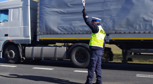 Zawodowy kierowca pijany za kółkiem - grafika