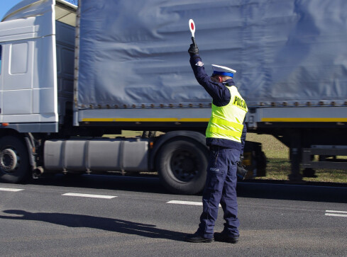 Zawodowy kierowca pijany za kółkiem - grafika