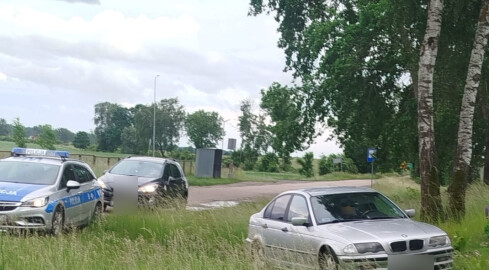 Policyjny pościg za kierowcą bez uprawnień i z narkotykami - grafika