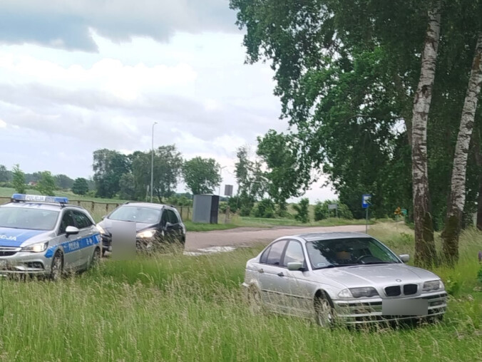 Policyjny pościg za kierowcą bez uprawnień i z narkotykami - grafika