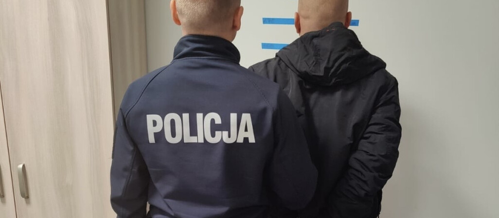 Uderzył pięścią w twarz kierowcę i zabrał mu portfel