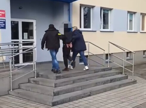 Strzelał z broni do okien i drzwi - grafika