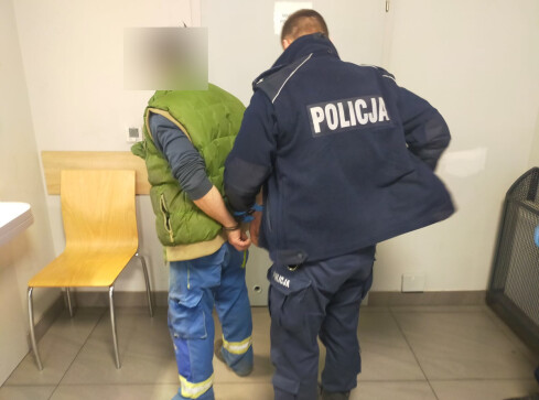 Kolejny kierowca bez uprawnień. Do tego poszukiwany - grafika