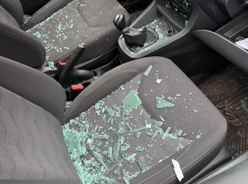 Zniszczyli auta. Są poszukiwani - grafika