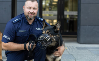 Policjant z Piły i jego pies Hiro w czołówce Wielkopolski