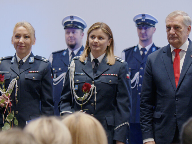 Coraz więcej kobiet w policji - grafika