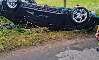Auto wpadło do rzeki. Nie żyje 23-latek