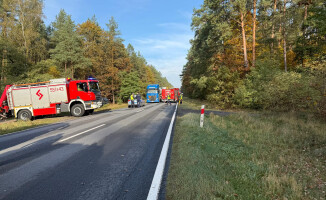 Autobus przewożący dzieci zderzył się z ciężarówką [AKTUALIZACJA]