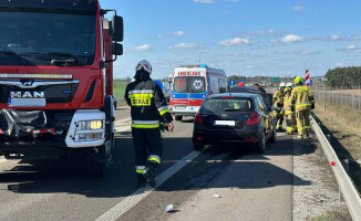 Zderzenie ciężarówki z osobówką na DK10