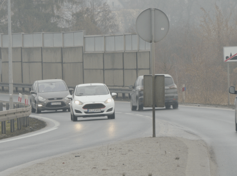 Mniej wypadków, ale więcej osób zginęło - grafika