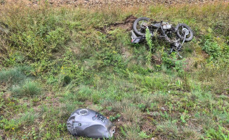 Motocyklista wjechał pod pociąg