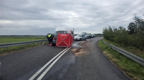 Wypadek pod Piłą. Jedna osoba zginęła, a cztery zostały ranne - grafika