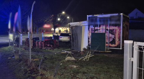 Pijany kierowca BMW wjechał w punkt gastronomiczny - grafika