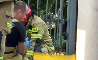 7-latka zginęła pod kołami samochodu... na podwórku