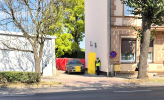 7-latka zginęła pod kołami samochodu... na podwórku
