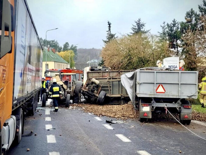 Zdarzenie drogowe na DK11. Droga zablokowana [AKTUALIZACJA] - grafika