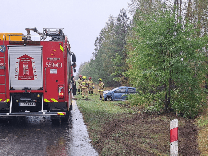 20-latka dachowała swoją Kią - grafika