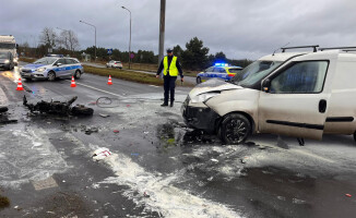 Wypadek na Wojska Polskiego. Motocykl stanął w płomieniach
