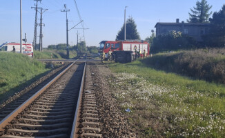 Wjechała samochodem w bok pociągu [AKTUALIZACJA]