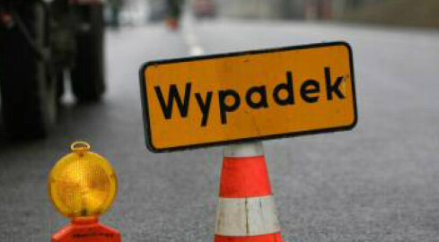 Zderzenie dwóch osobówek na trasie Piła- Trzcianka - grafika
