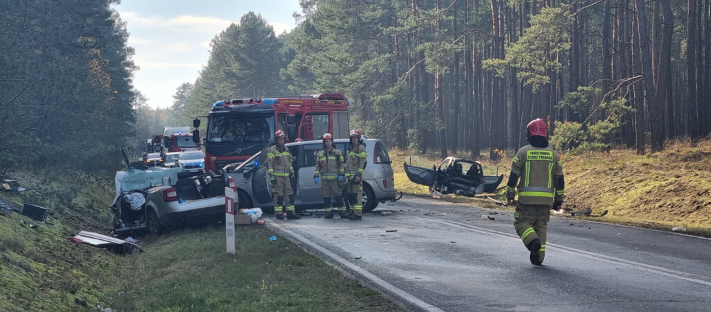 Zderzenie trzech aut. Trzy osoby ranne, jedna ciężko