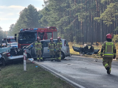 Zmarł 40-latek. To ofiara zderzenia trzech samochodów pod Piłą - grafika