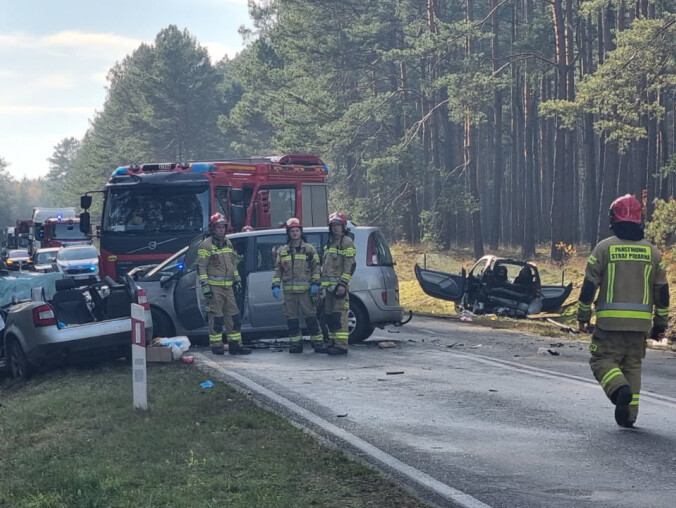 Zmarł 40-latek. To ofiara zderzenia trzech samochodów pod Piłą - grafika