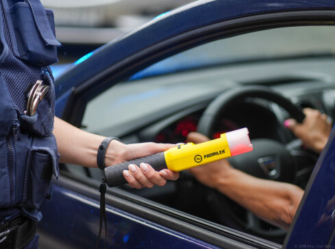 2,5 promila za kółkiem. Kierowcę zatrzymał policjant po służbie - grafika