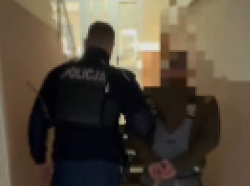 4 promile za kółkiem! Kierowca Forda nie miał prawa jazdy - VIDEO - grafika