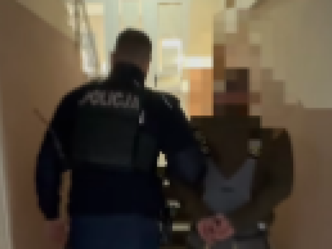 4 promile za kółkiem! Kierowca Forda nie miał prawa jazdy - VIDEO - grafika