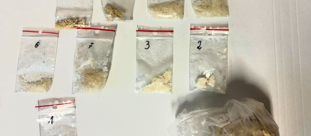 Ukrywał twarde narkotyki w plecaku. Wpadł na ulicy