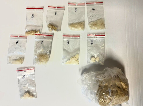 Ukrywał twarde narkotyki w plecaku. Wpadł na ulicy - grafika