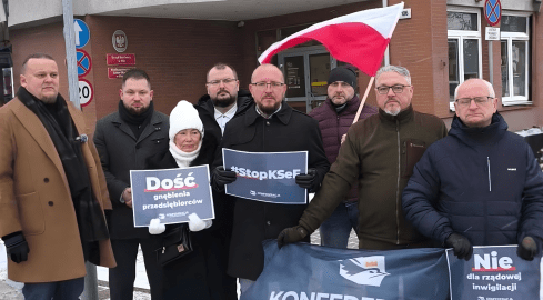 Protestowali przed Urzędem Skarbowym w Pile - grafika