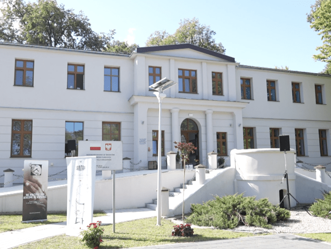 Klinika Pro Medica&Sport w Pałacu Nieżychowie - grafika