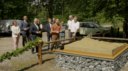 Najwyższe wzniesienie na trójwymiarowej mapie - grafika