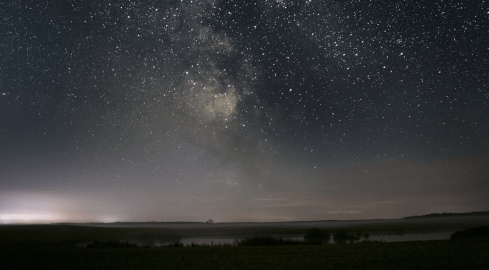 Droga Mleczna. Zobaczysz ją zaledwie 15 km za Piłą - grafika