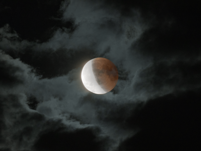 Krwawy Księżyc nad Piłą [ZDJĘCIA] - grafika