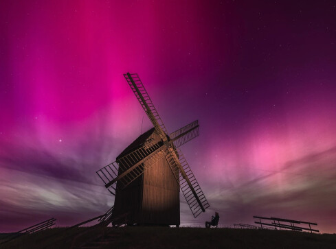 Stary wiatrak i zorze z Lubasza w prestiżowym konkursie National Geog - grafika