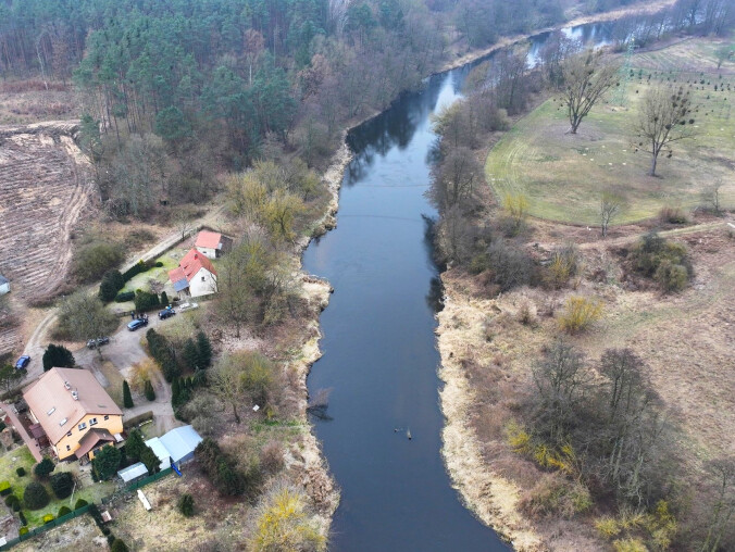 Wędkarz wpadł do Gwdy. Trwają poszukiwania - grafika