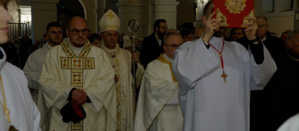 W kościele po latach odnaleziono relikwie krzyża Jezusa